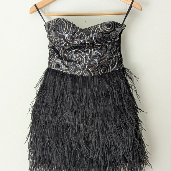 Bebe Isis Sequin Strapless Ostrich Feather Black Mini Dress XXS - Picture 1 of 12